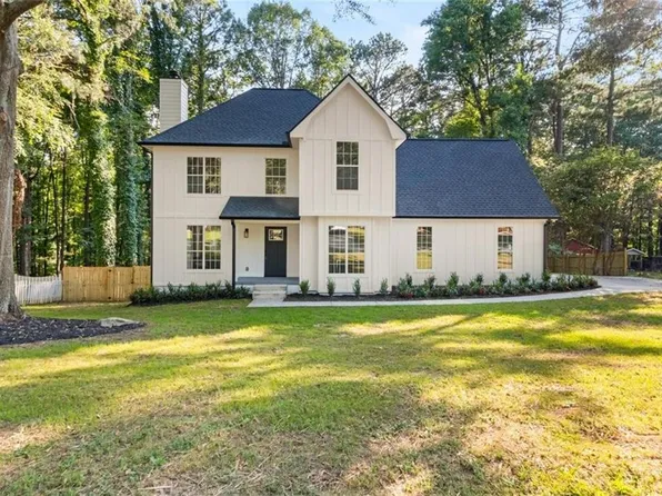 2135 Huntington Dr, Loganville, GA 30052