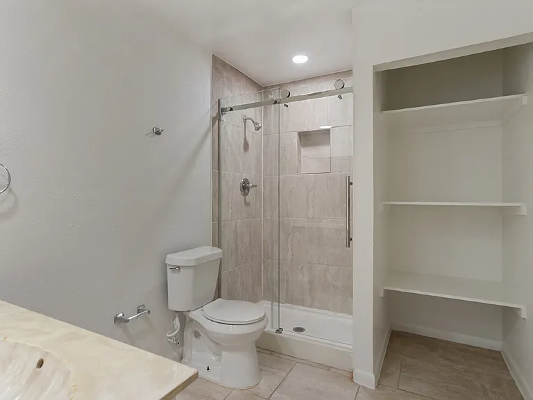 4555 Altamesa Blvd — Photo 18