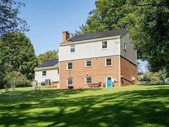 5th image of 2606 Huntington Rd