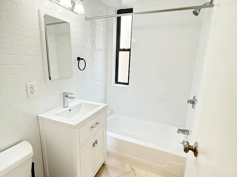241 Central Park N #51 — Photo 5