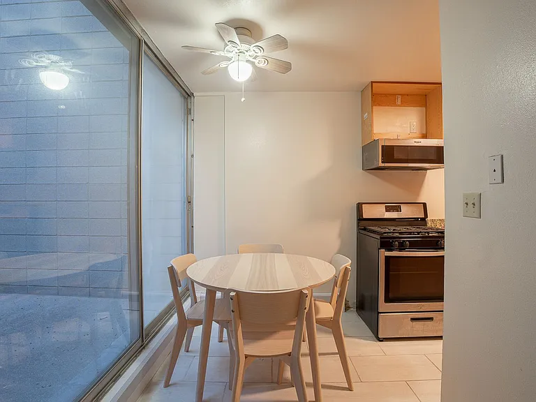 3055 N Oakland Ave — Photo 8