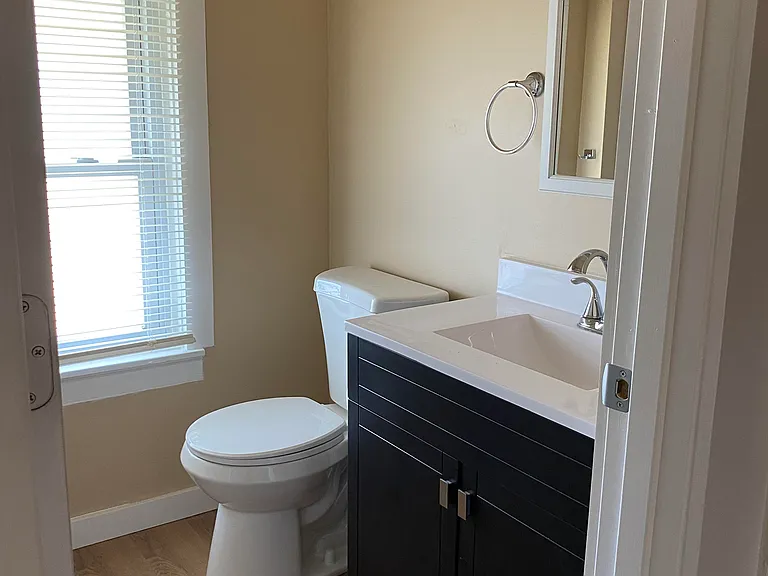 410 S Center St — Photo 8