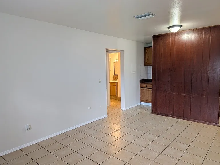 124 S Montclair Ave #S — Photo 3