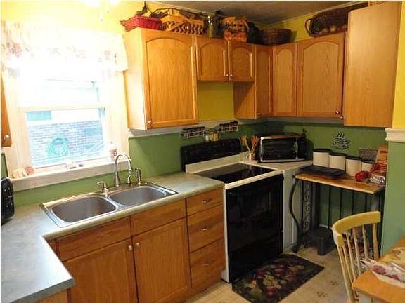 3rd image of 603 Carden Ave