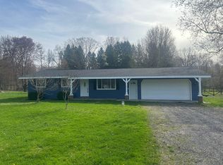 135 S Searls Rd, Webberville, MI 48892