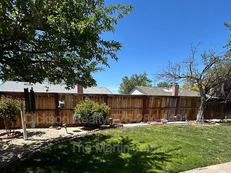 3285 Danville Dr — Photo 2