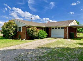 15 Laurel St, Lone Grove, OK 73443