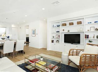 13139 Victory Blvd, Valley Glen, CA 91401