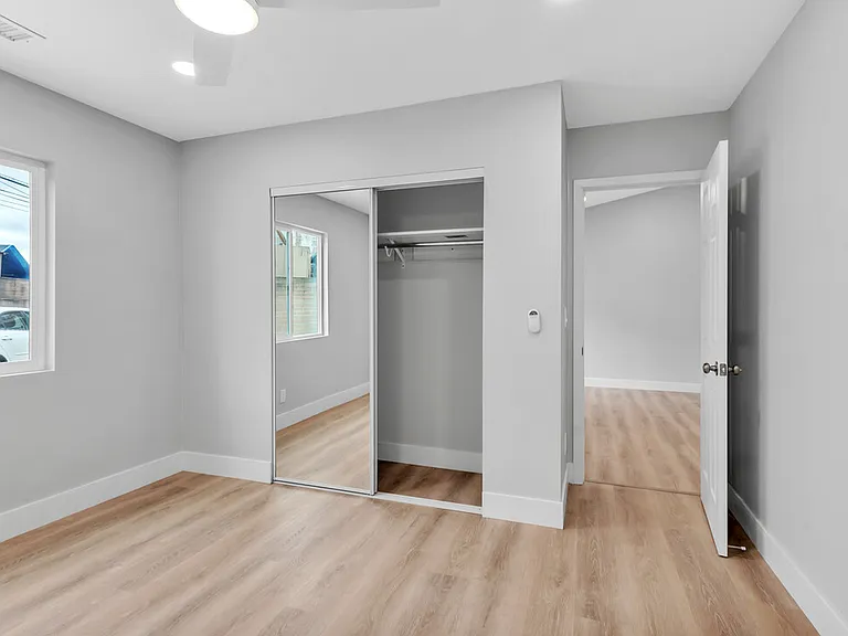 4520 1/2 Alice St — Photo 7