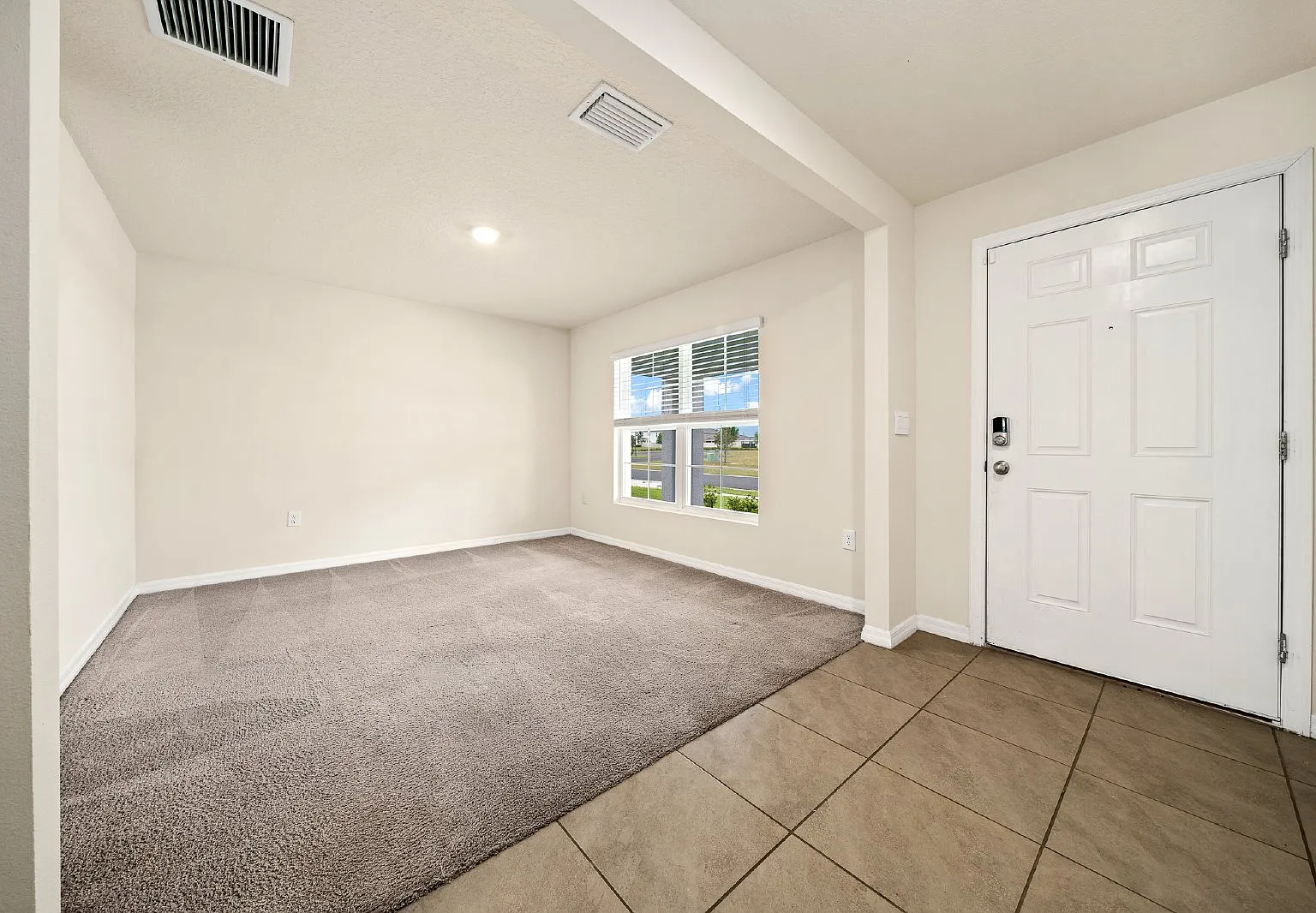 5 bed, 3.0 bath, 2203 sqft, $2,500 — Photo 3