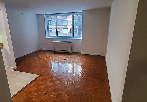 4th image of 33 W End Ave APT 12A