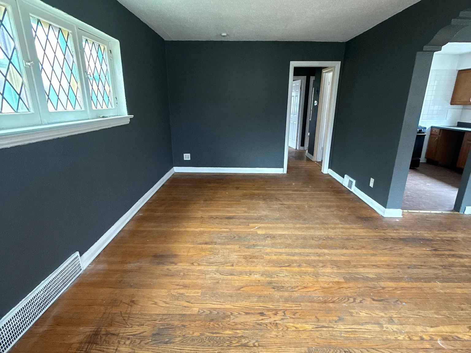 Studio, $1,000 — Photo 3