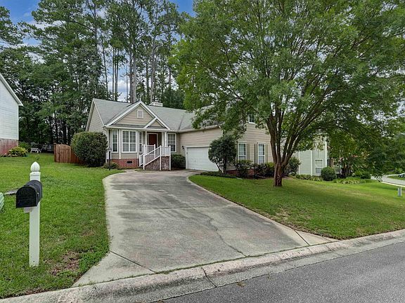 3rd image of 120 Glenbrooke Cir