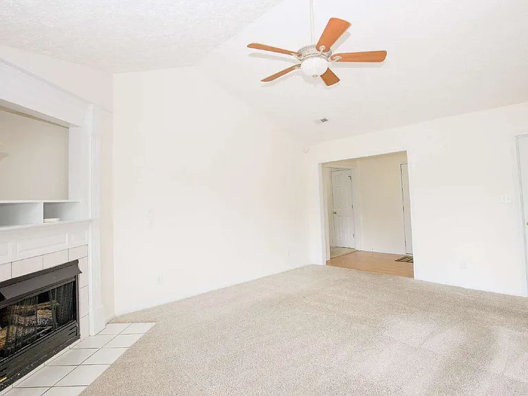 106 Harvest Ln — Photo 7