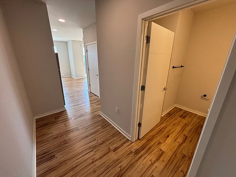 The Outlook Apartments — Photo 38