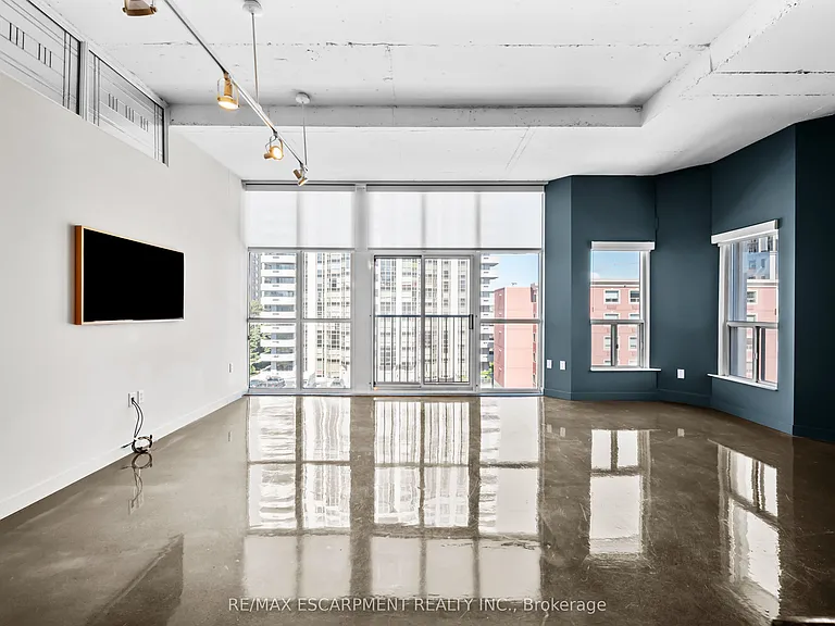 66 Bay St S #614 — Photo 14