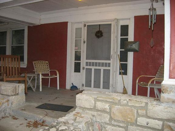 3rd image of 5743 Woodland Ave
