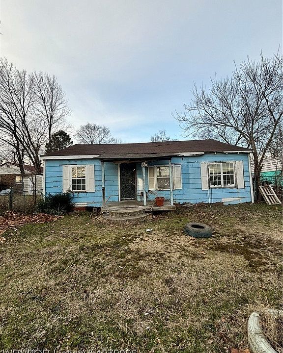 2nd image of 101 SE 9th St