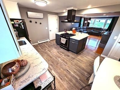 16 Arden St, Holyoke, MA, 01040