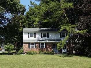 1349 Rowe Rd, Niskayuna, NY 12309