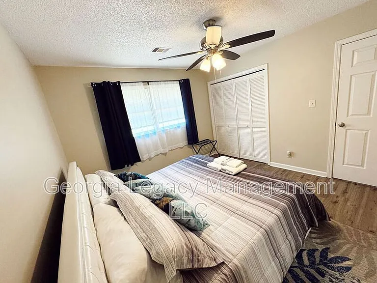 114 Creek Side Dr — Photo 14