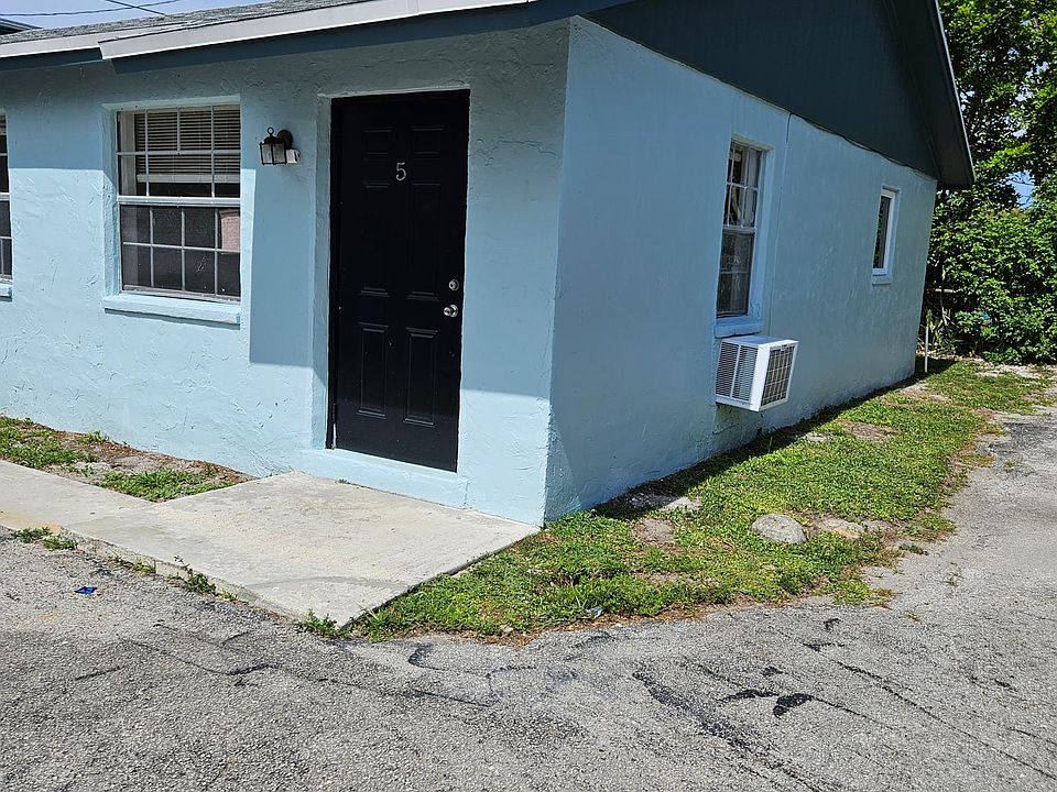 1st image of 1128 18th Ave N #5