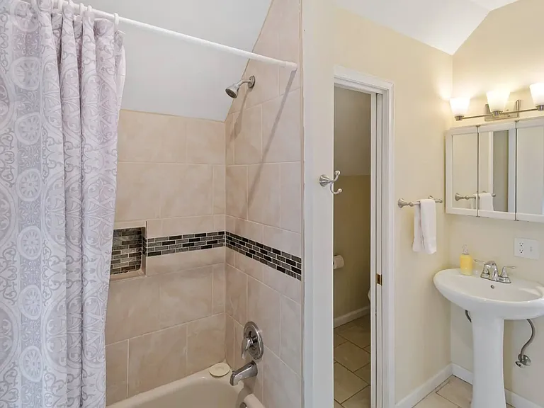 219 W Park Ave — Photo 11