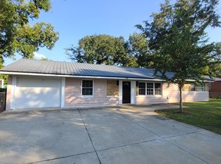 202 Sundale Dr, Albany, GA 31705