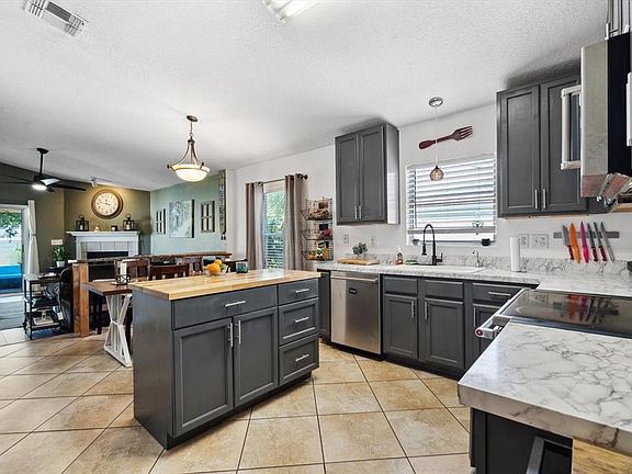 3rd image of 24 Riviera Estates Ct