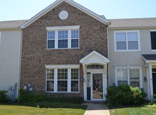 169 Springbrook Trl S, Oswego, IL 60543