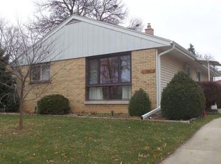 2880 S 97th St, West Allis, WI 53227