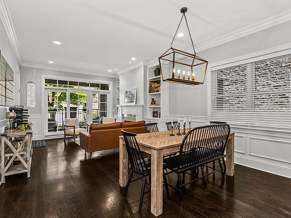 5th image of 2769 N Kenmore Ave #1