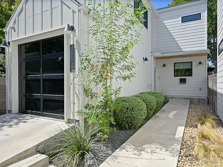 5212 Huisache St #1 — Photo 3