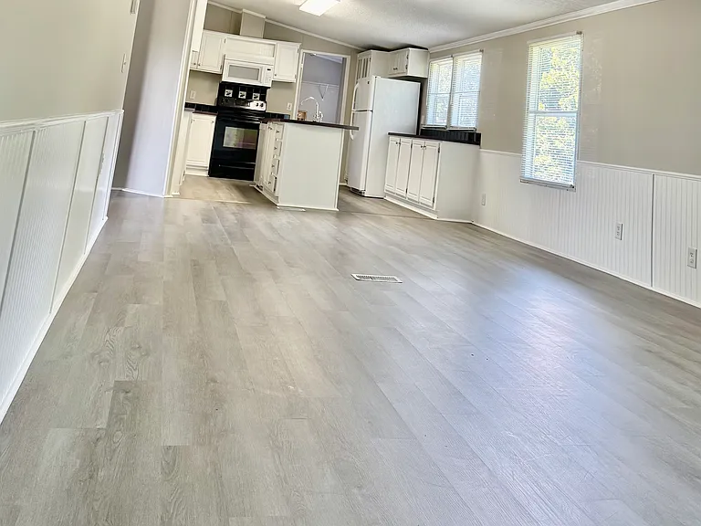 210 White Pine Dr — Photo 5