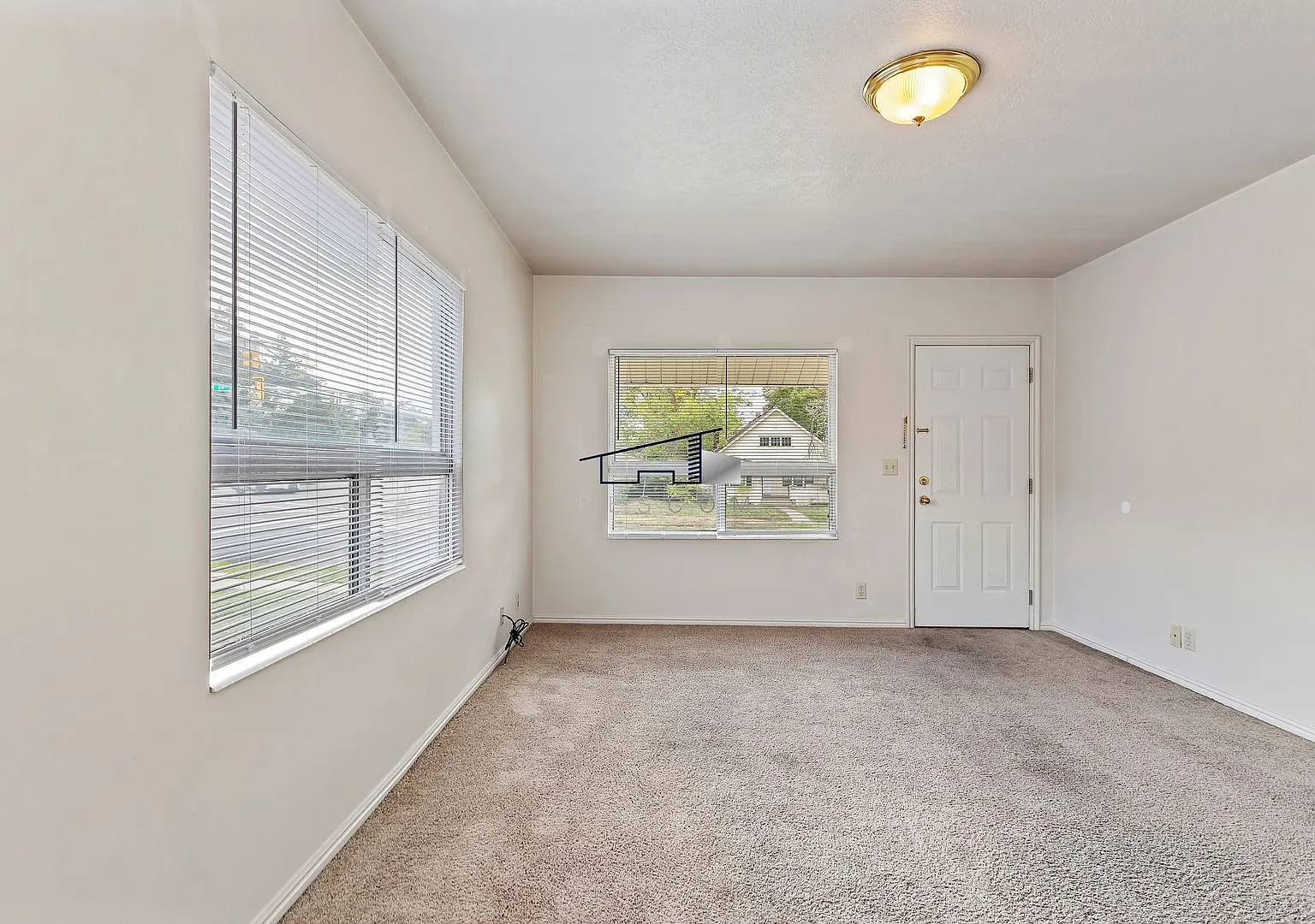 24th 4-plex — Photo 2