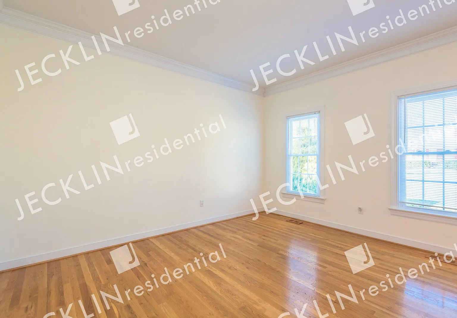 10653 Anna Marie Drive — Photo 4