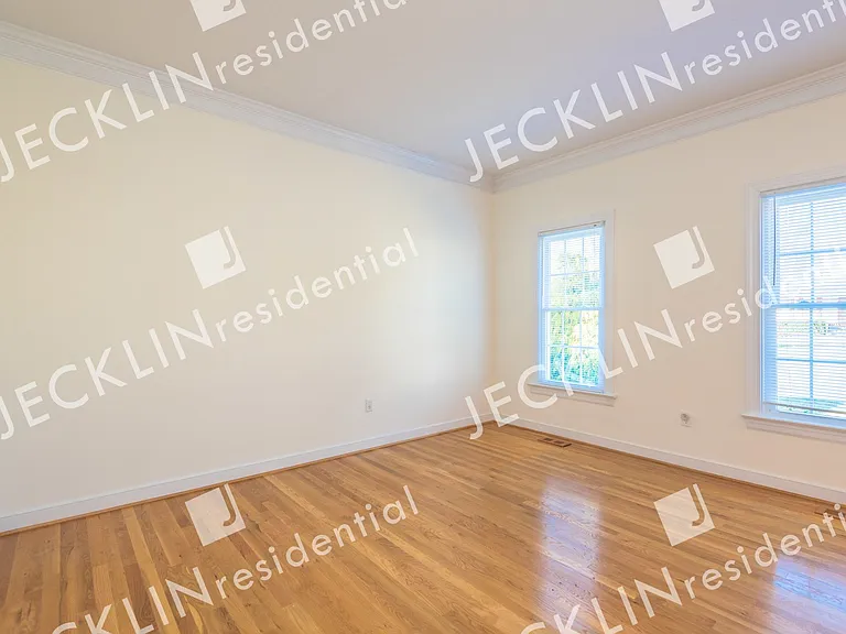 10653 Anna Marie Dr — Photo 4