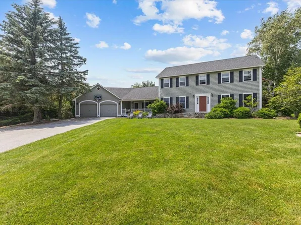 4 Lakemont Drive, St. Albans Town, VT 05478