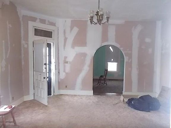 3rd image of 401 W Mechanic St