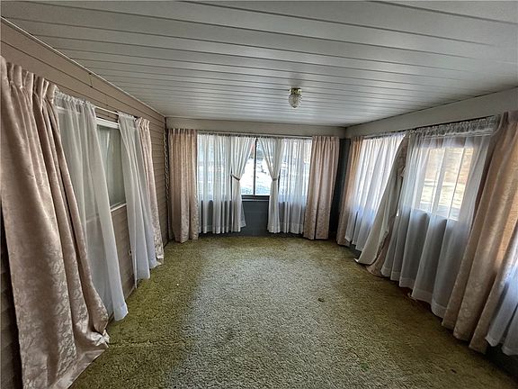 4th image of 453 Coal Valley Rd