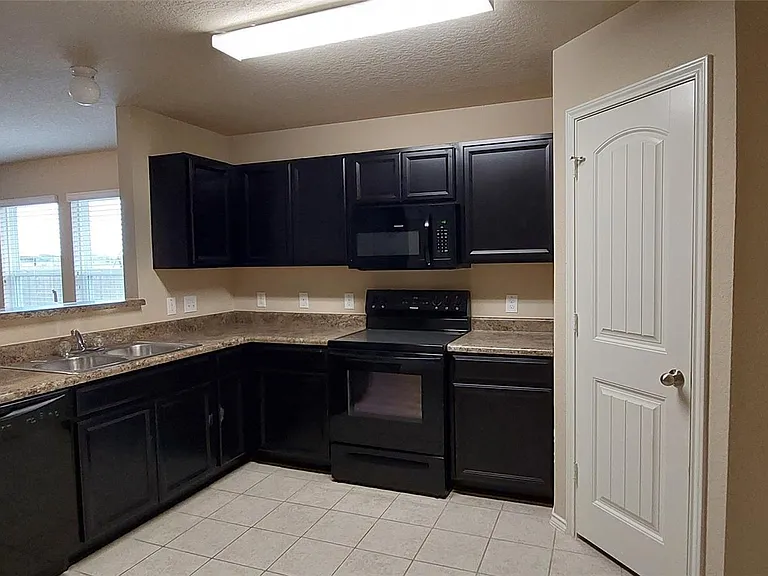 1556 Birmingham Dr — Photo 7