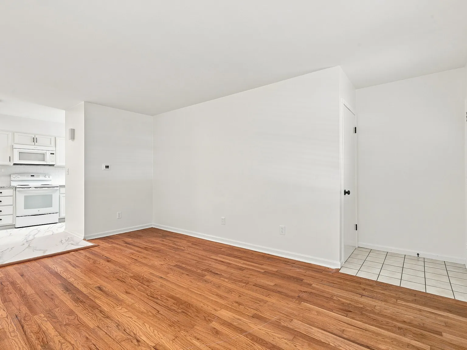 2 bed, 880 sqft, $2,250 — Photo 3