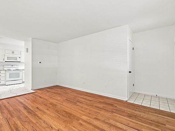 3rd image of 776 Timberman Rd #1