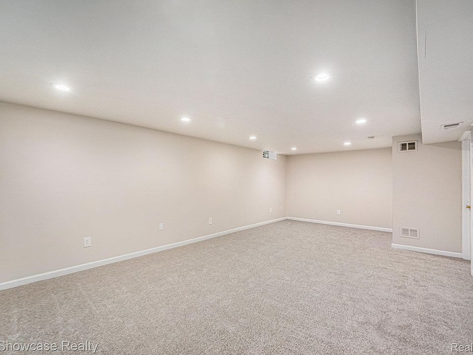 9064 Rhyan Rd, photo 20