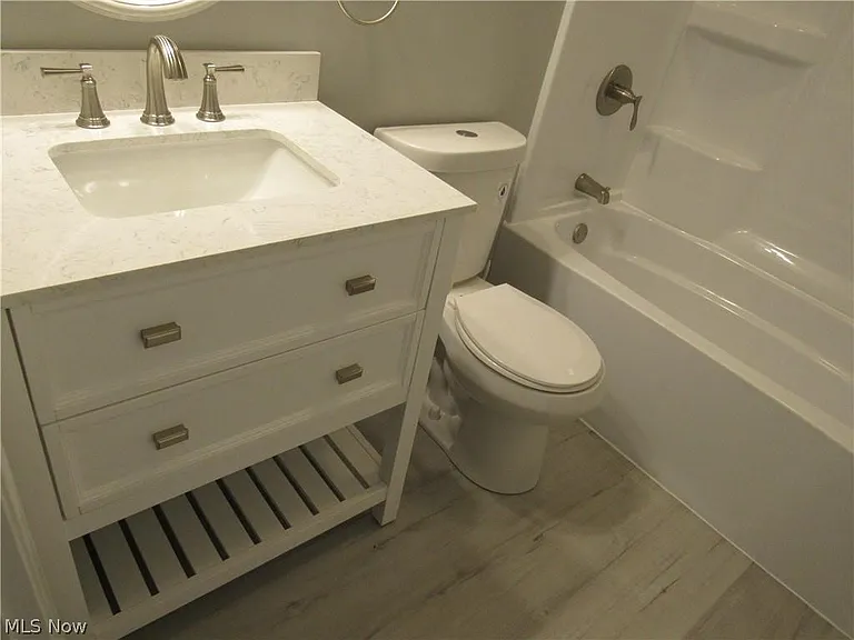 7155 Auburn Rd — Photo 28