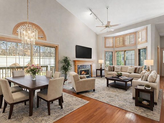 3rd image of 1459 Carriage Oaks Ct