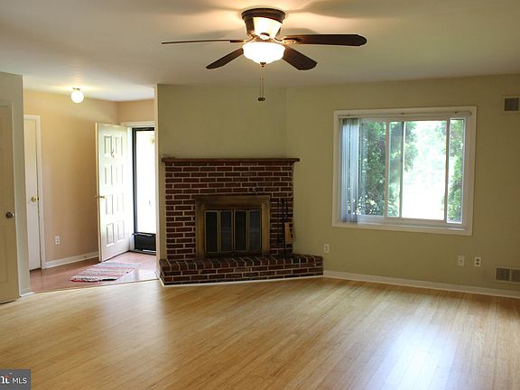 3rd image of 6 McKenzie Pl