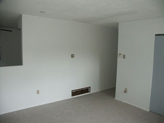 4th image of 3465 Ontario St