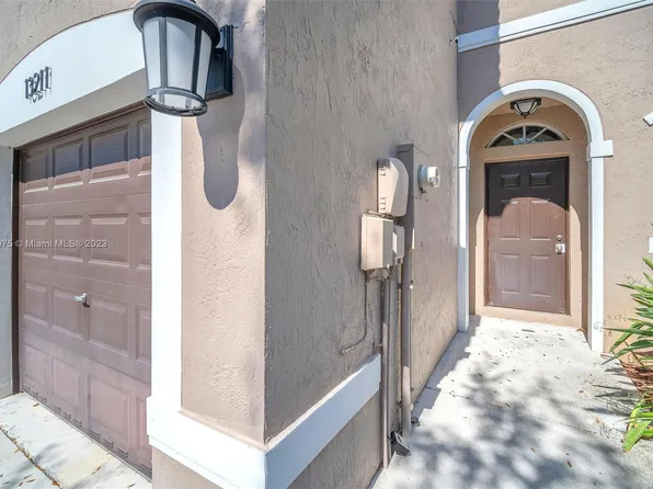 13211 NW 7th Dr, Plantation, FL 33325