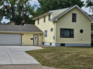 1650 Old Hudson Rd, Saint Paul, MN 55106